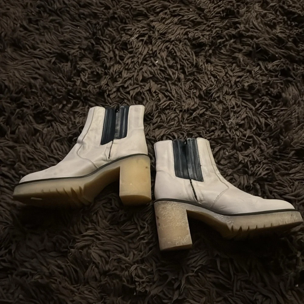 Free people James Chelsea boots bone and black